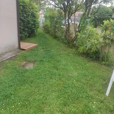 Dom wakacyjny La Perlilounette *